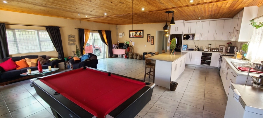 4 Bedroom Property for Sale in Sunbird Park Western Cape